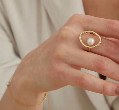 The “Floating Pearl” Ring