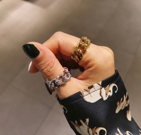 The “Link Up” Ring